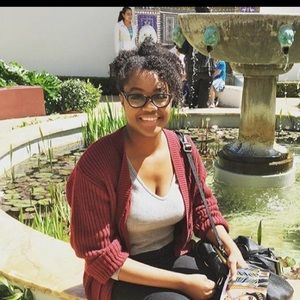 Meet your Posher, Ayanna